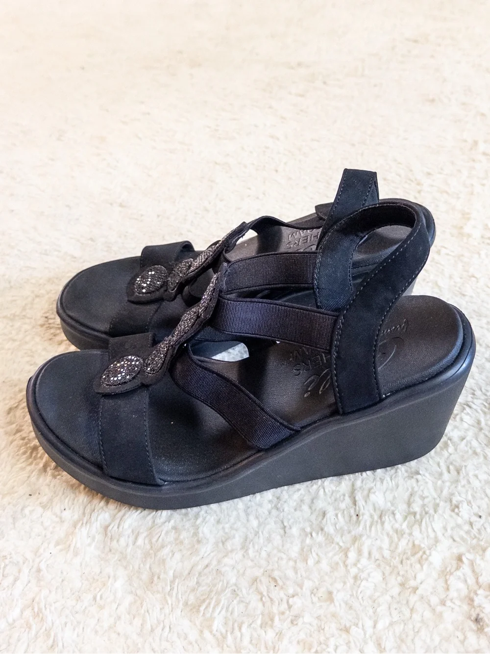 Cali Skechers Luxe Foam Black Rhinestone Strappy Wedge Sandals Women’s - Picture 4 of 9